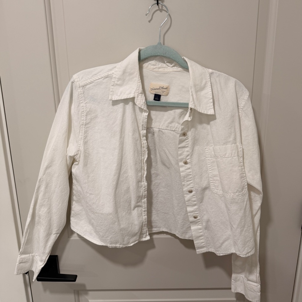 Universal Thread White Button-Down Crop Shirt